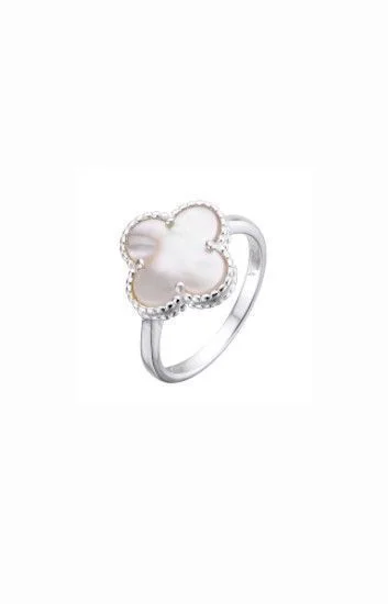 Anillo de Flor con Resina