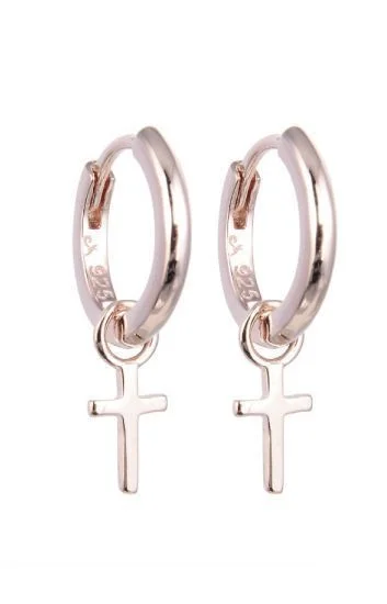 Aros Huggies con Dije Colgante de Cruz Lisa
