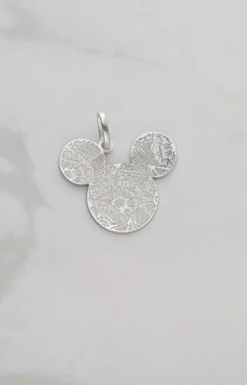 Mickey Con Flores