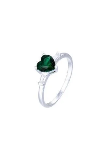 Anillo con Cubic en forma de Corazon