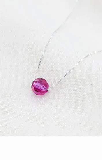 Collar con Cadena Veneziana y Dije Ball 8mm Fucsia