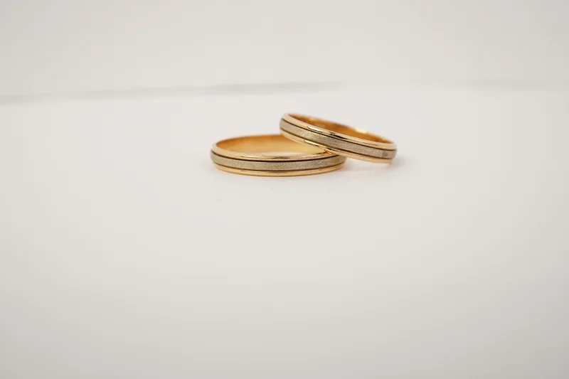 Alianzas de oro 18 kt modelo 2 col cinta