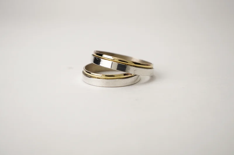 Alianzas de plata modelo Cinta con aplique