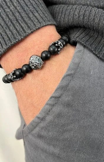 Pulsera Piedras Naturales Onix 8mm con Dijes Corona y Leon