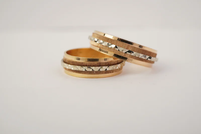 Alianzas de oro 18 kt modelo C2