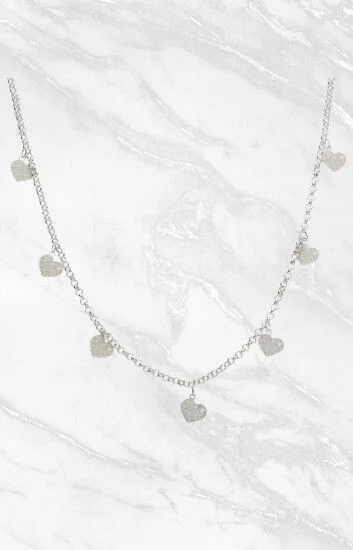 Collar Con Corazones con Textura