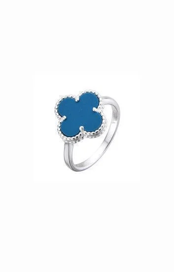 Anillo de Flor con Resina
