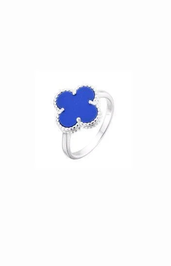 Anillo de Flor con Resina