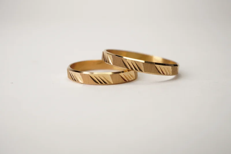Alianzas de oro 18 kt modelo 202