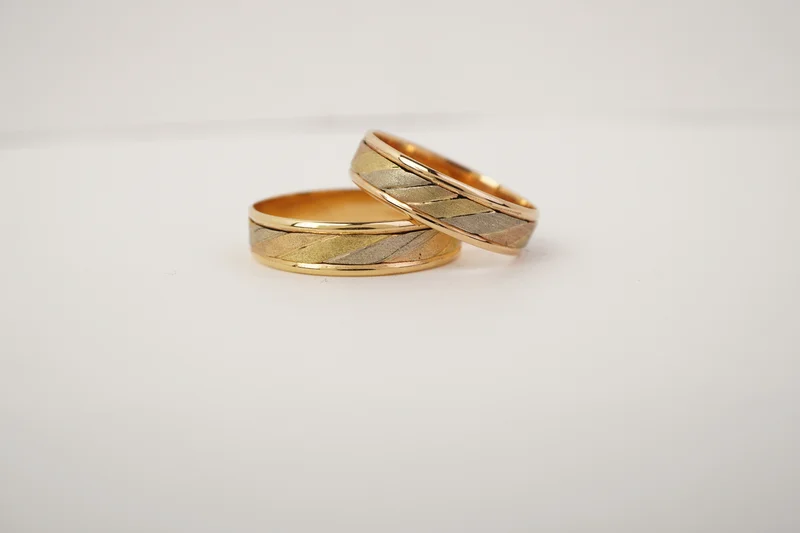 Alianzas de oro 18 kt modelo Trenza cinta